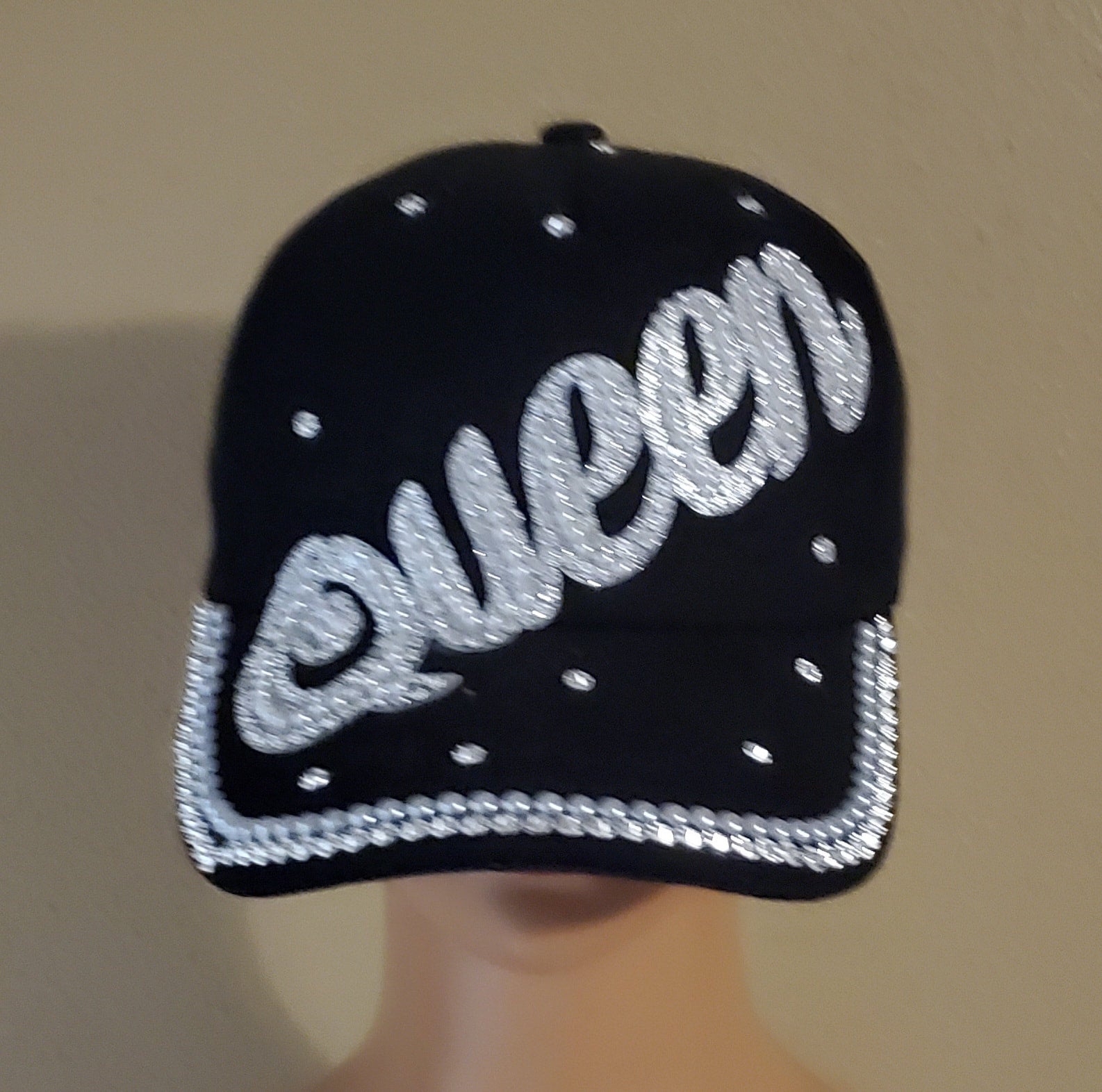 Queen CAP Black White BestofMe Kreations